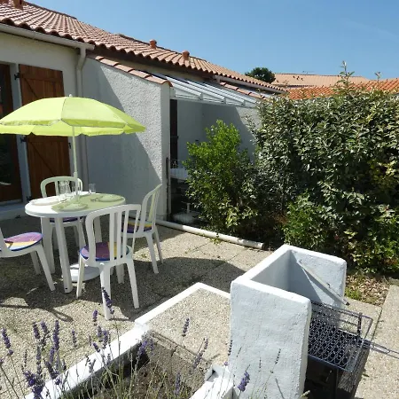 Maison avec piscine pour 4 pers. à Notre-Dame-de-Monts - FR-1-540-167 Casa de Férias *
